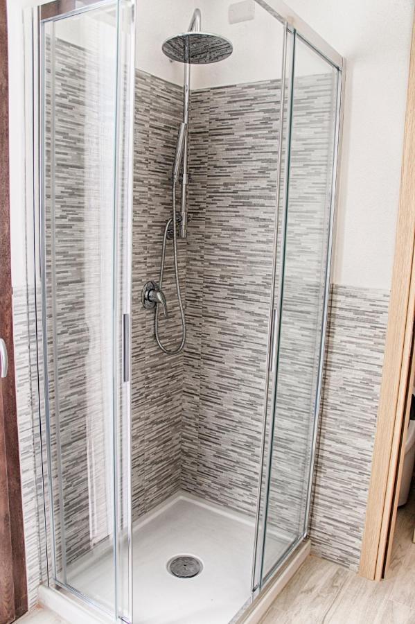 Aquilone Apartman Badesi Kültér fotó