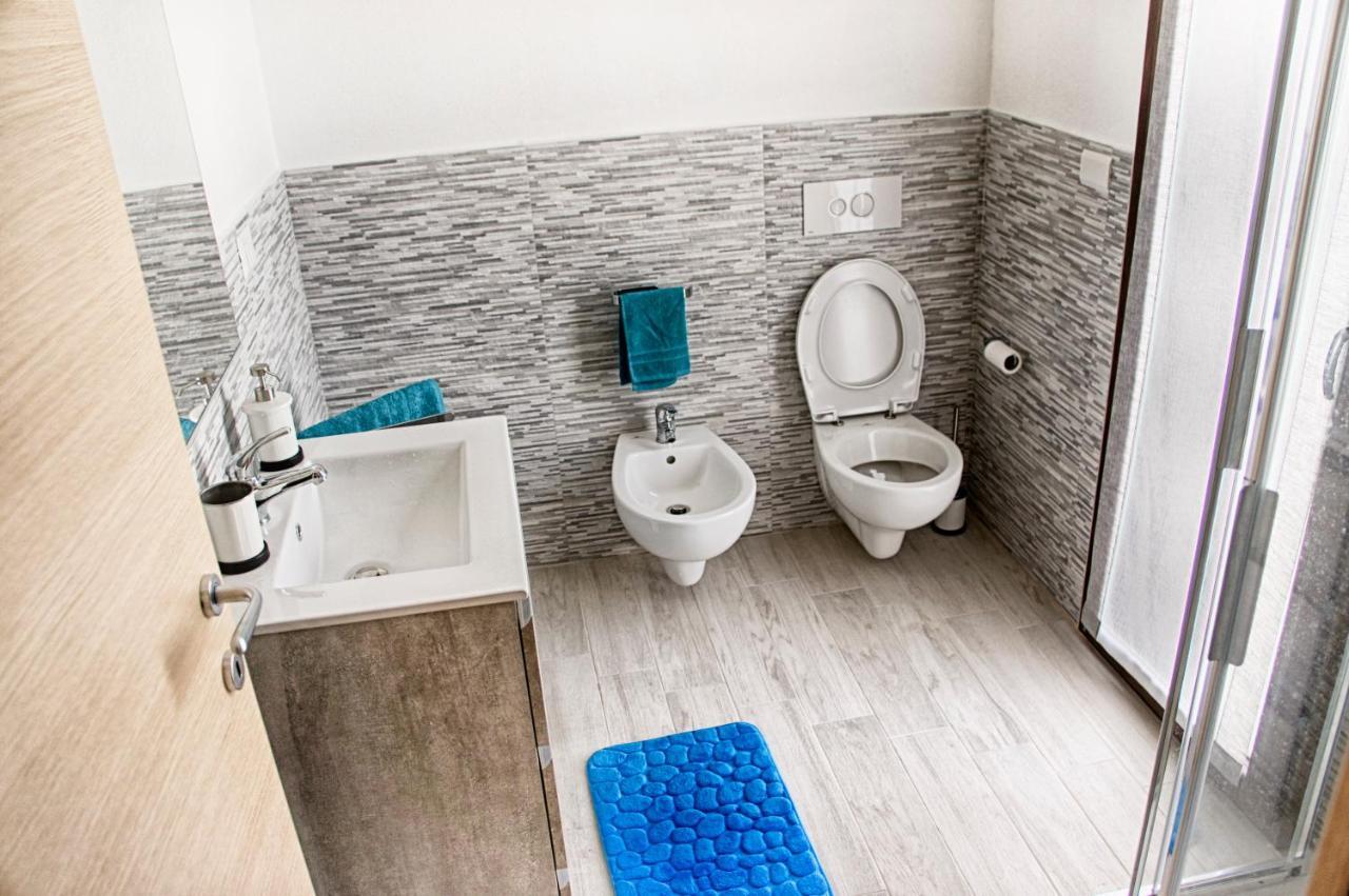 Aquilone Apartman Badesi Kültér fotó